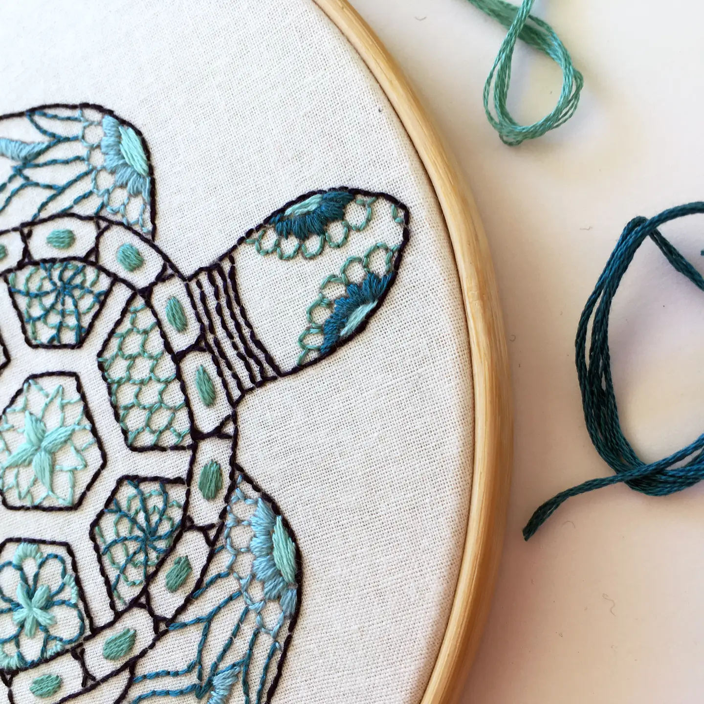 Cinnamon Stitching | Turtle Embroidery kit - Image 3