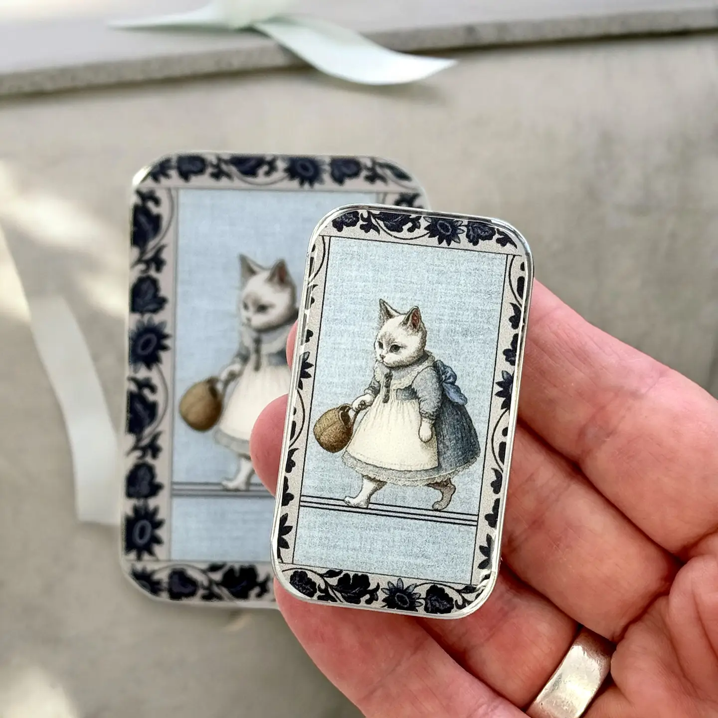Firefly notes | Notions Tin | Small - Image 4
